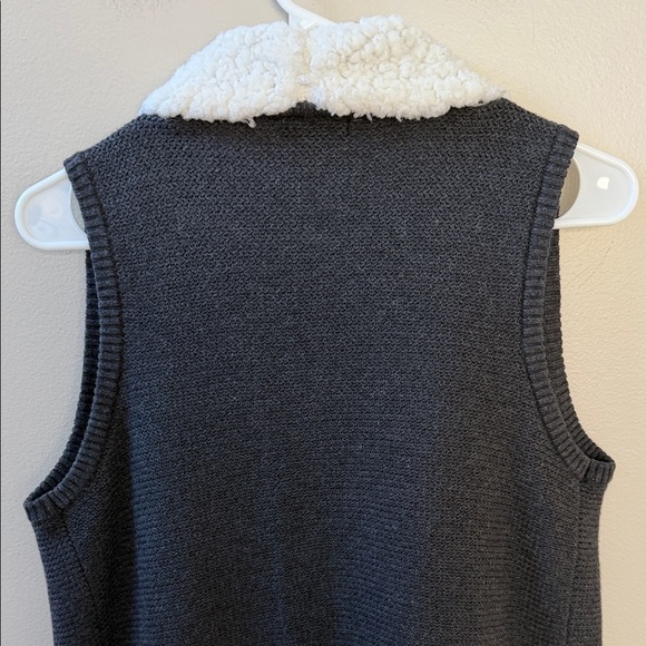 Black and White Sherpa Style Sweater Vest, Sz S - Picture 8 of 12